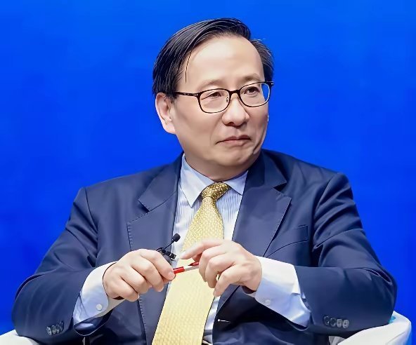 高志凯：部分精英在海外有利益关联，故而不希望中国在博弈中取得成功。这类人，非蠢即