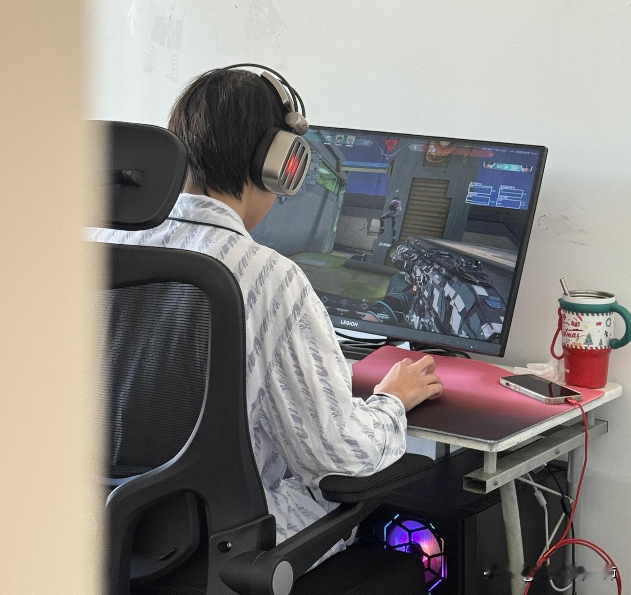 给不上学儿子买电竞电脑，我们签了份“协议”
我给儿子买电脑也是综合考虑过的，他提