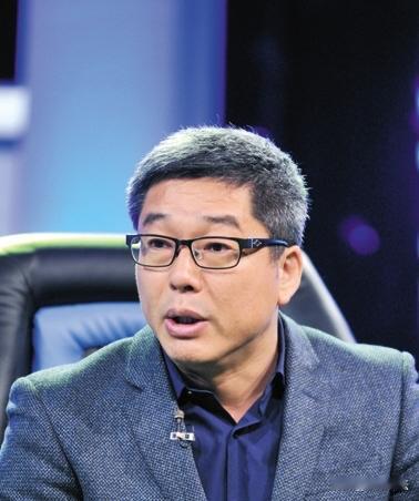 哈哈哈哈，听刘建宏这样的所谓专业足球人士分析足球，完全就是一种娱乐。

昨天韩国