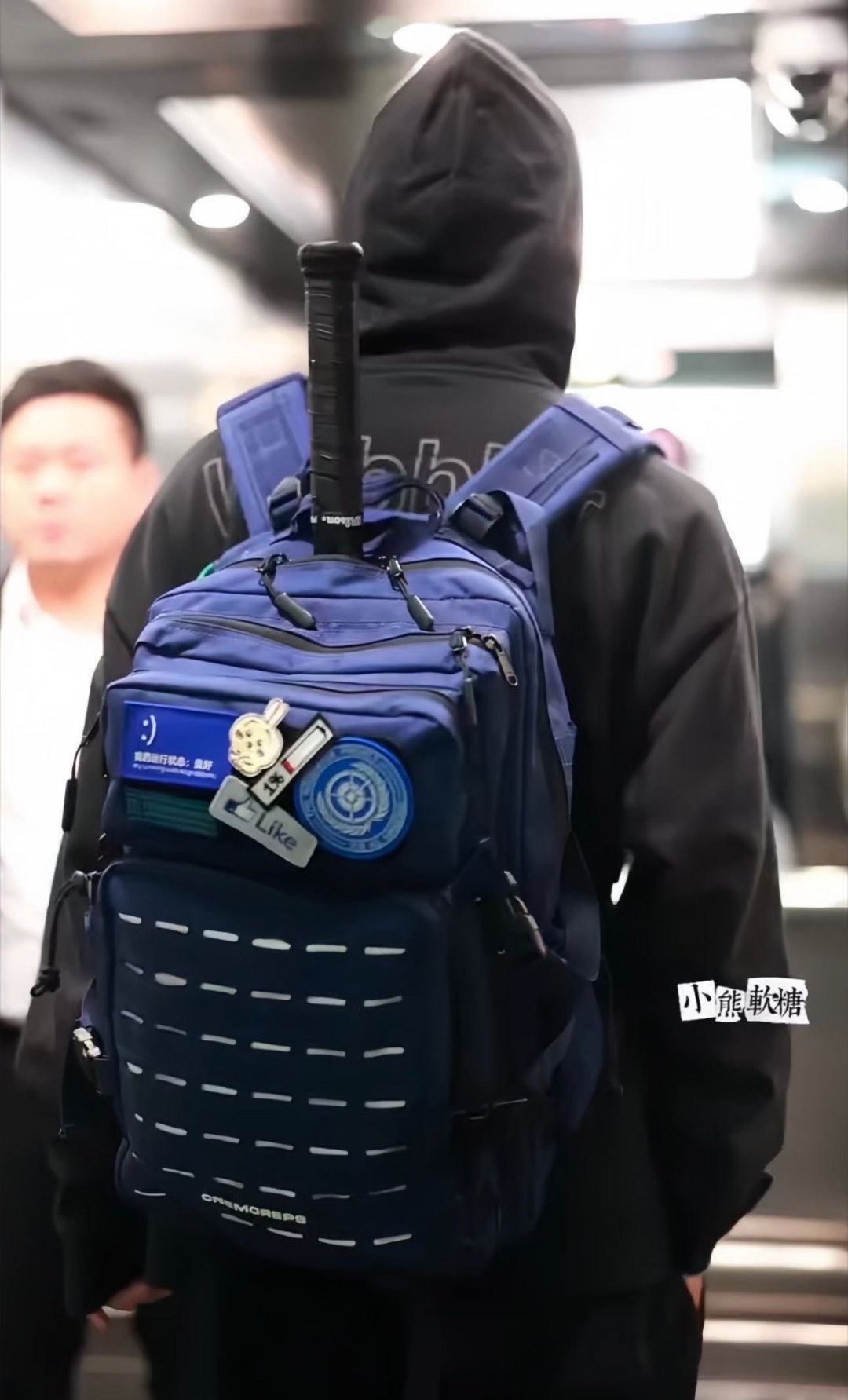 屈楚萧炸毛红毛丹 微博失踪人口回归！屈楚萧这营业状态给到夯！炸毛小刺猬头完全适配