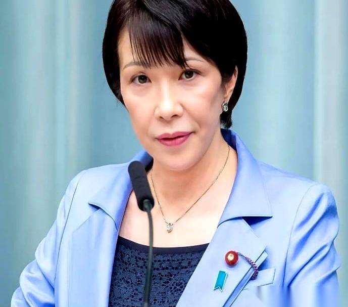 这则关于多国联手造飞机的新闻，焦点根本不在参数上。六月十五日的罗马，相机的快门声