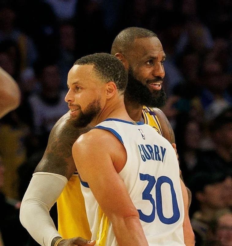 NBA | 名记：让我赌命猜詹姆斯去哪的话，我的答案是勇士队   今年休赛期，勒