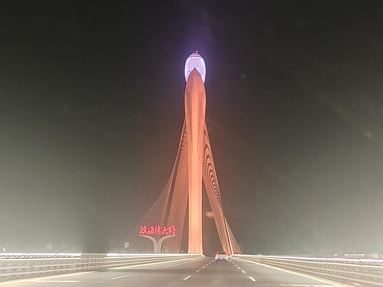 粽子的数量相等，设共有x人，
则：8x+7=10x-5;  
(10-8)x=7