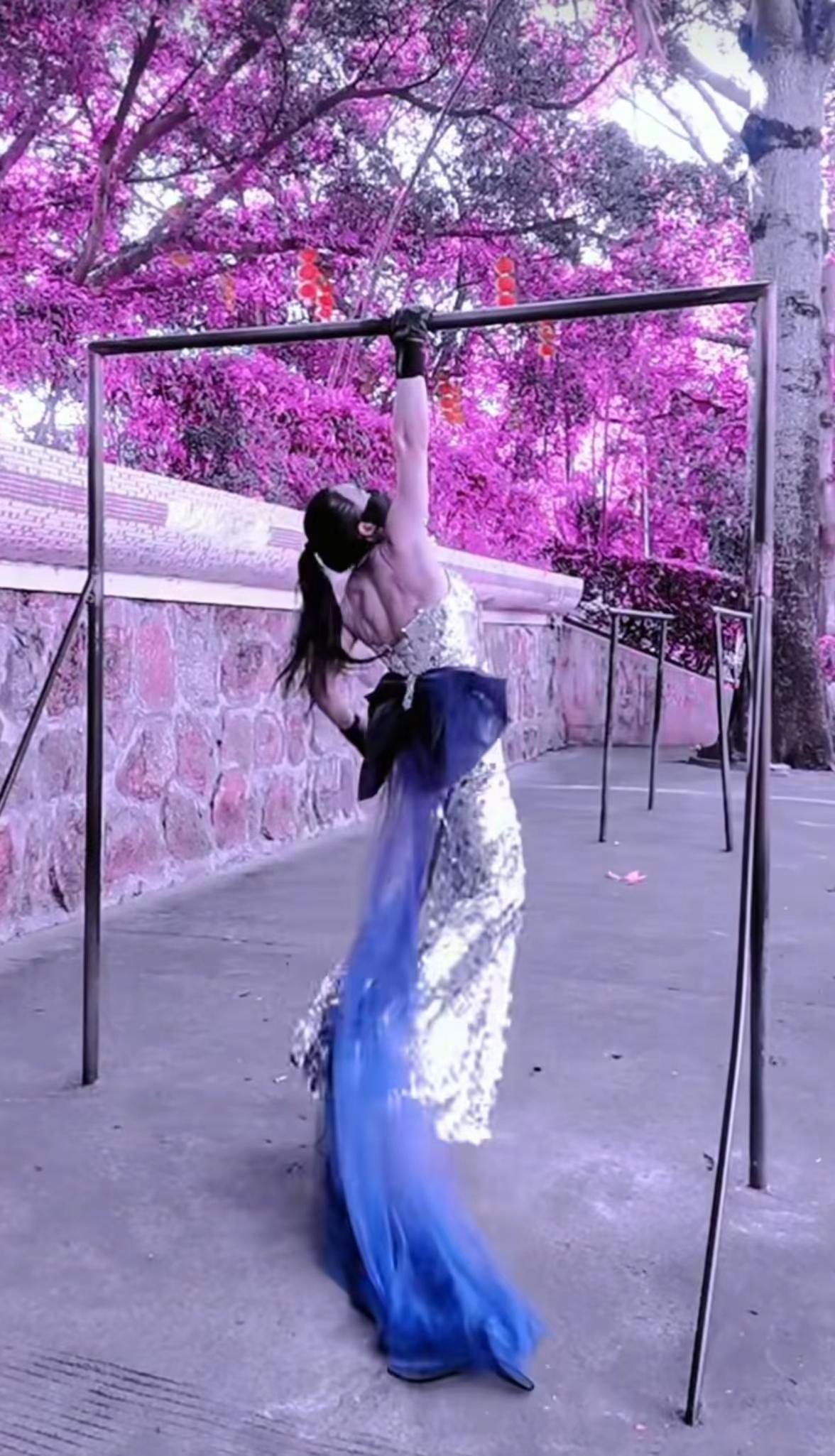 摔出精致感 好险差点就出片了 大数据推荐给有需要的人 大片即视感