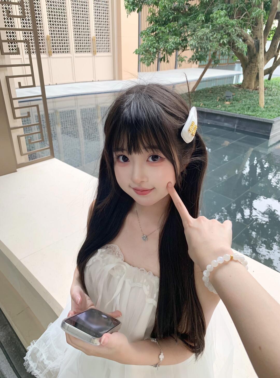 ⬮  ̫ ⬮ 戳脸拍照好出片呀！