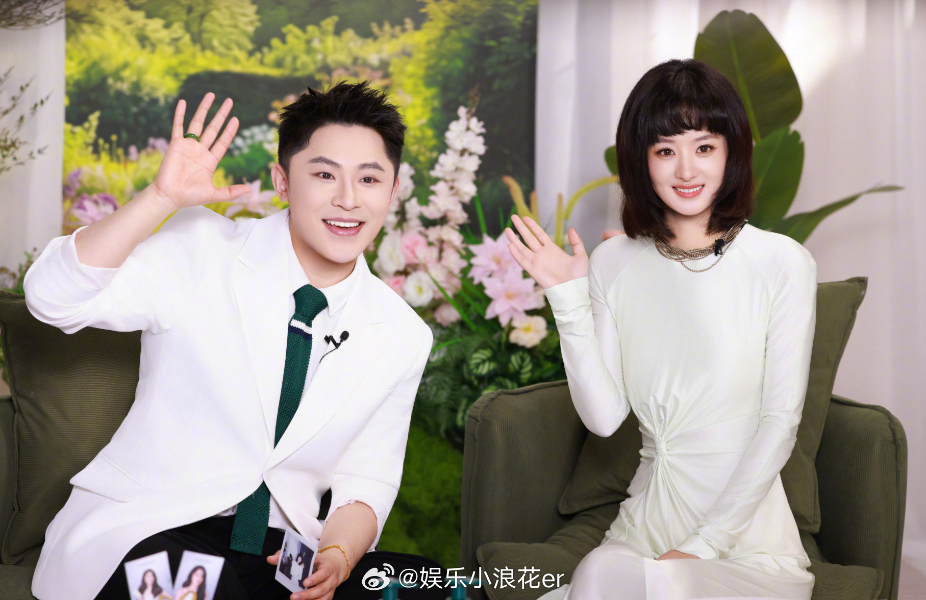 主持人说赵丽颖并非摆脸色或不高兴 主持人回应赵丽颖被主持人骗到的反应：“她本就内