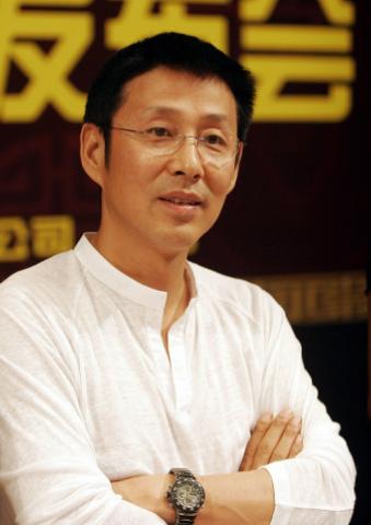 陈道明曾说："你接触的人多了就会发现，那些舍不得吃舍不得穿、抠抠搜搜一辈子的人，
