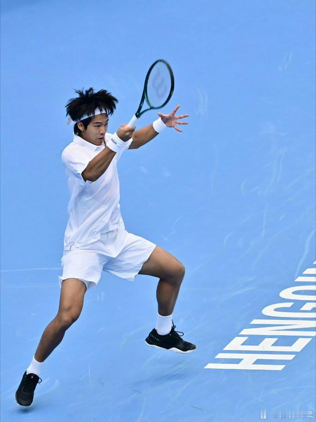 香港250资格赛🇨🇳周意60，63马埃斯特雷利🇮🇹实现新年开门红可喜可贺