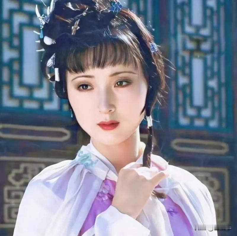 这位陈晓旭的故事真是让人感慨！她一生如梦，甚至连出家都像是在演一出戏。
她的性格