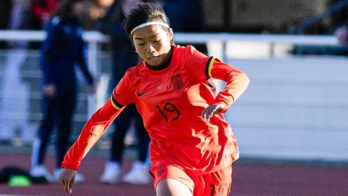 小孩姐给小孩哥上课！中国U16女足两连胜英法，男足1-4不敌法国
法国蒙太古杯，