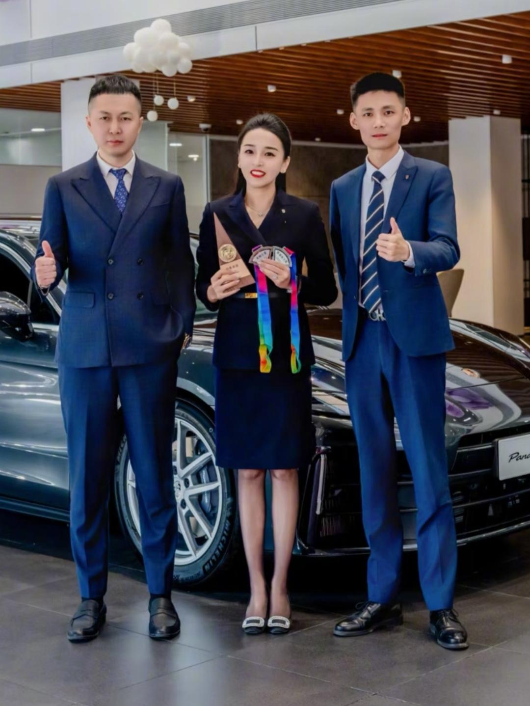 2023年，她卖了170辆保时捷
2024年，她再次卖出170辆保时捷
2025