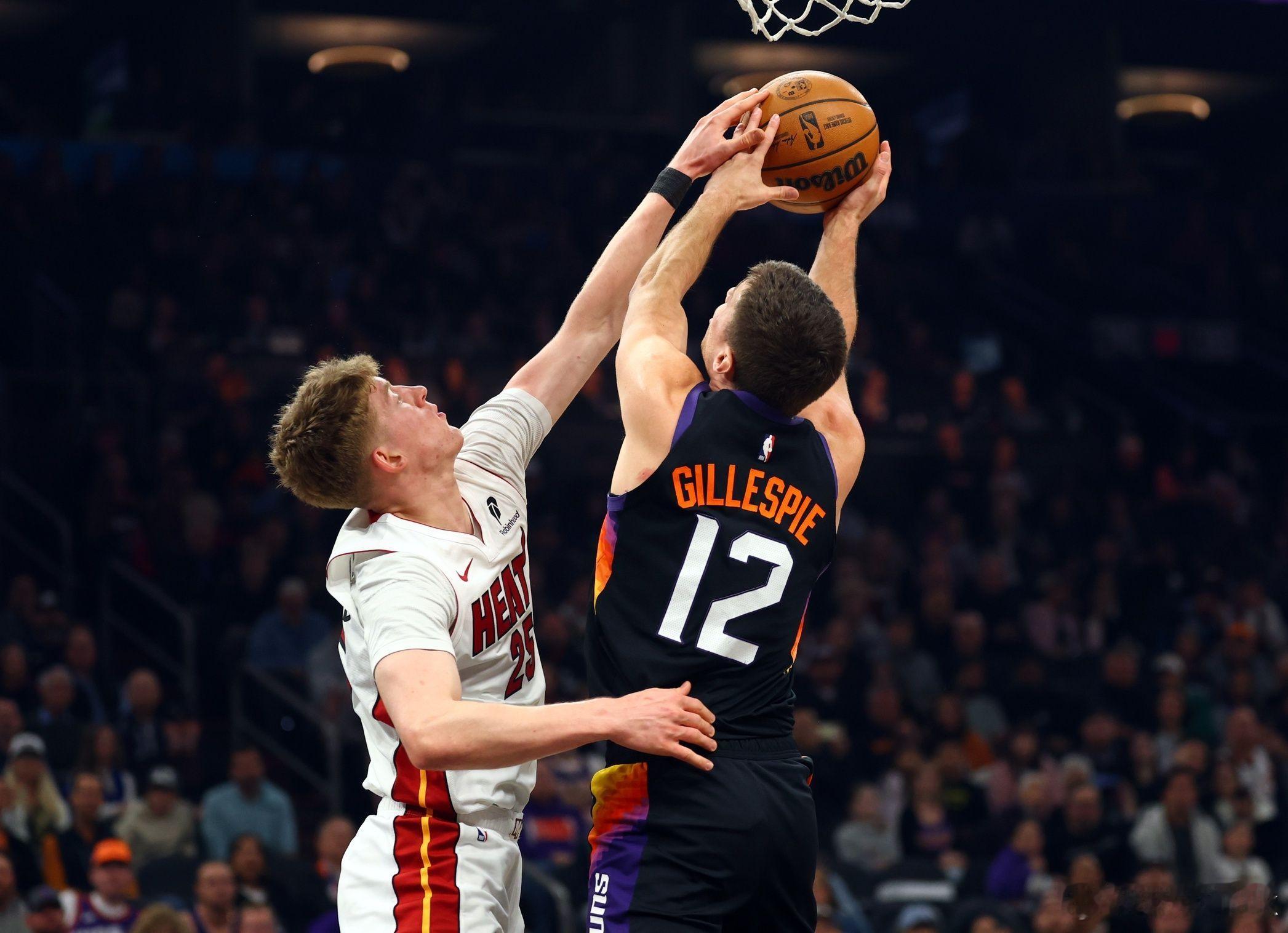 热火111-102战胜太阳，3胜2负的战绩结束了客场之旅！本赛季双杀太阳热火vs