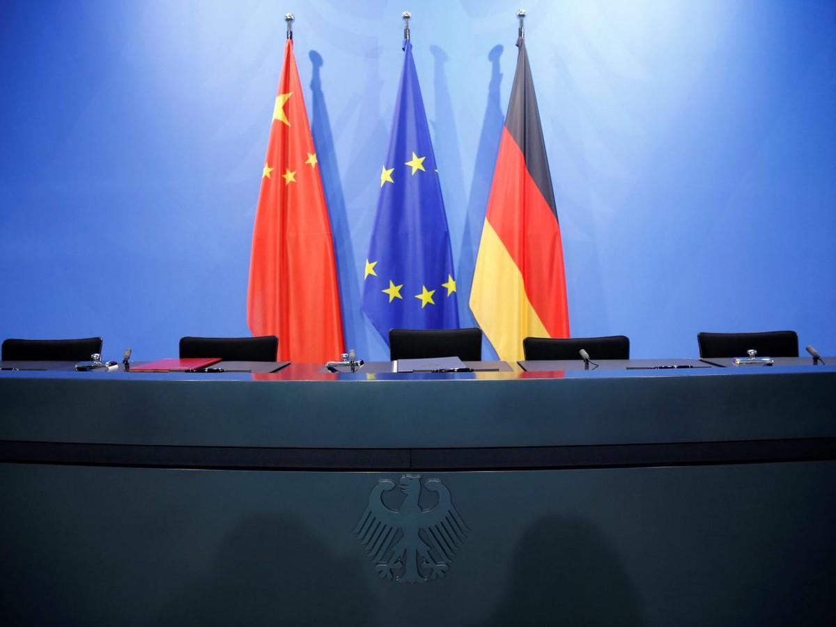 都2026年了，德国总理默茨还在妄想拉着整个欧盟，给自家的产业危机找“替罪羊”。