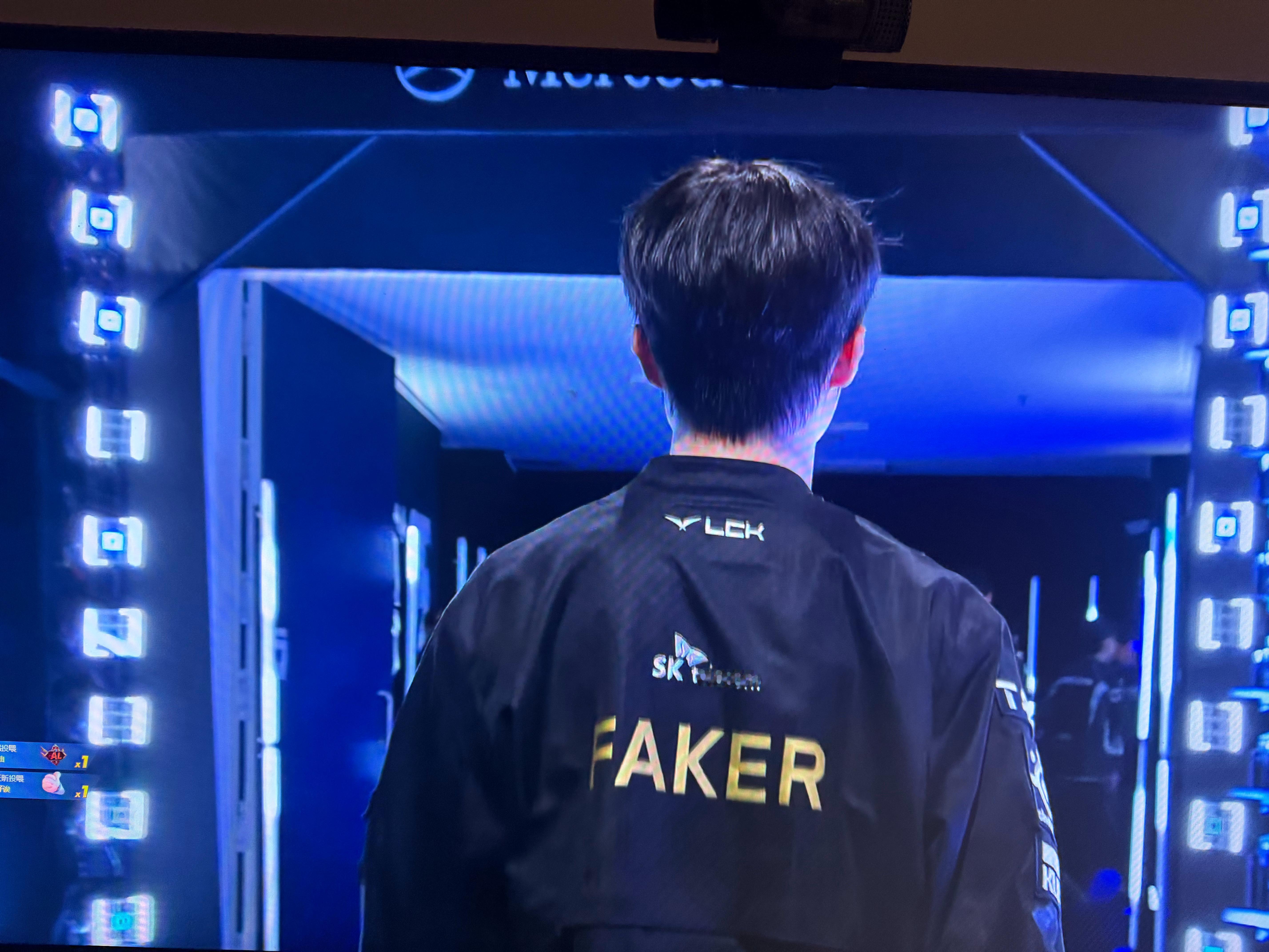 Tes能让faker出点汗不，T1纯虐菜。给点压力啊，Tes哥哥。 ​​​