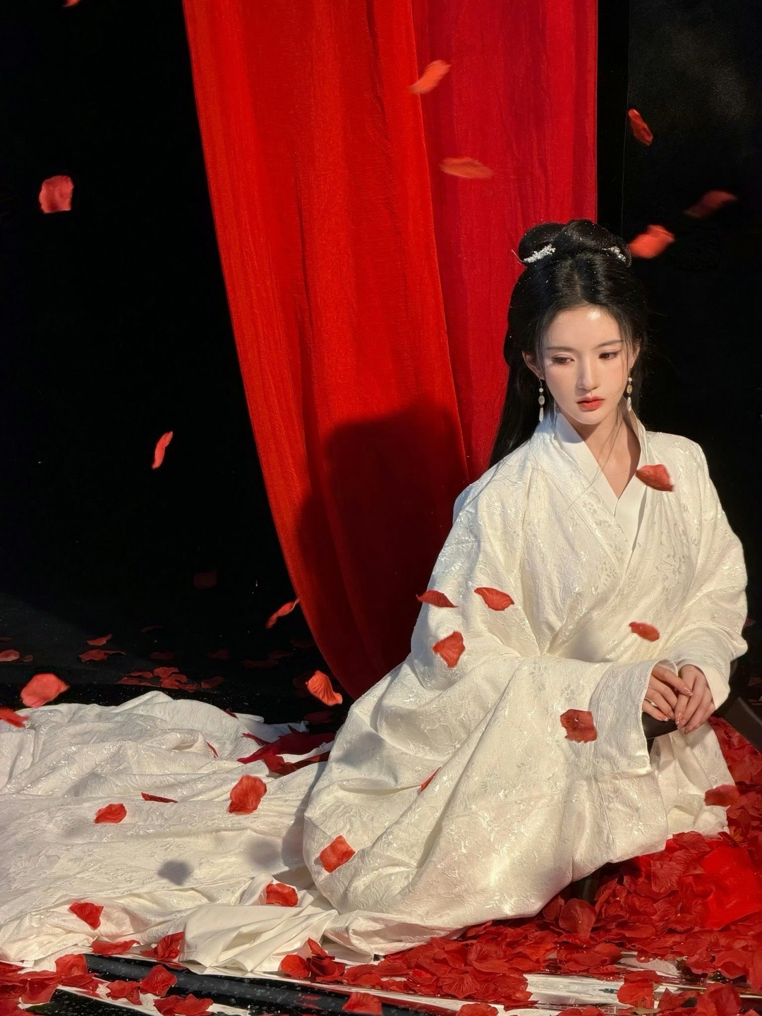 刘些宁战国袍好有长公主味儿古装适配度超高 每帧都像在拍剧