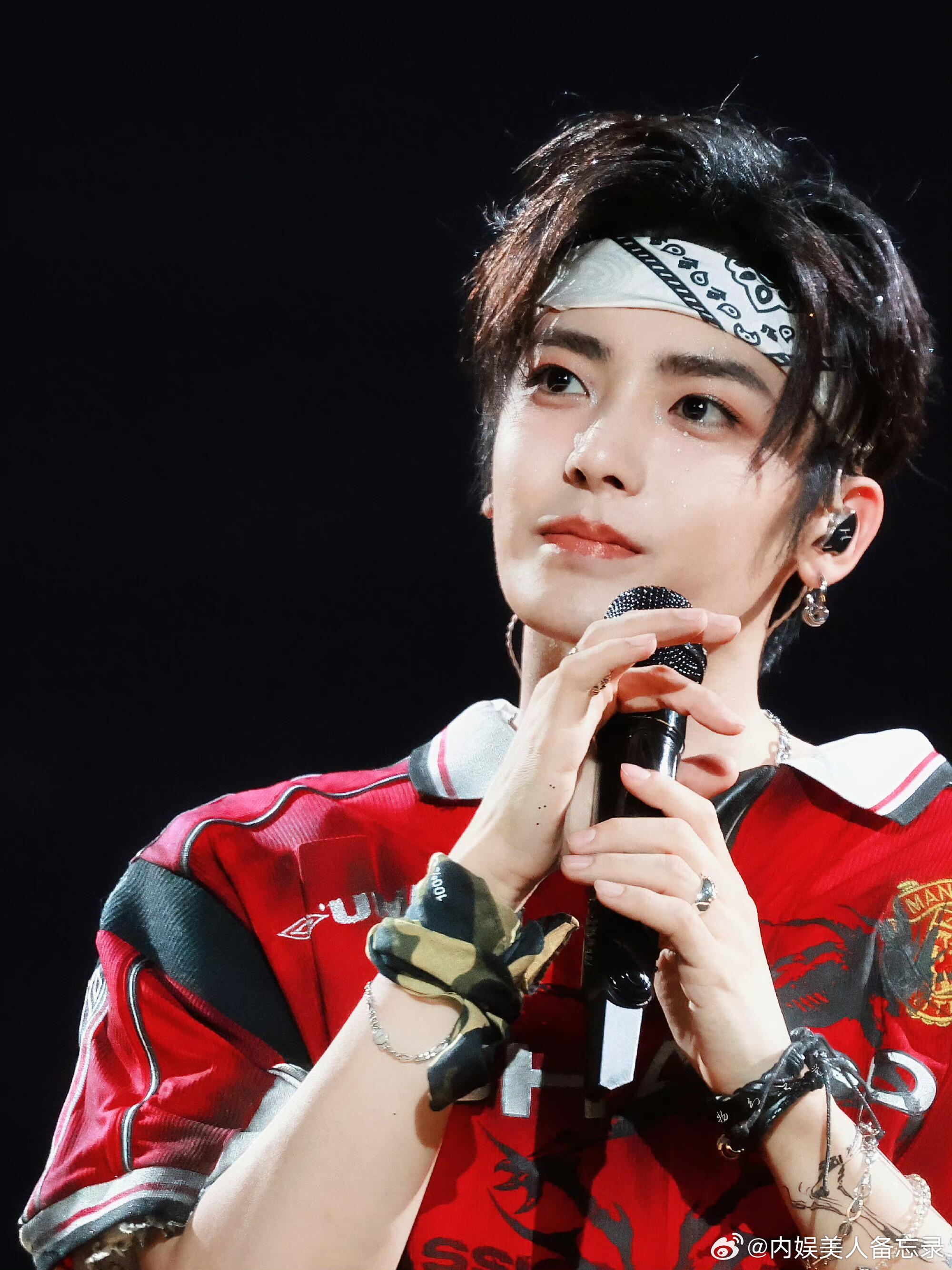 侯明昊 2026巡演首站今日官宣！能演会唱跳的六边形战士，桃妹幸福！侯明昊巡演官