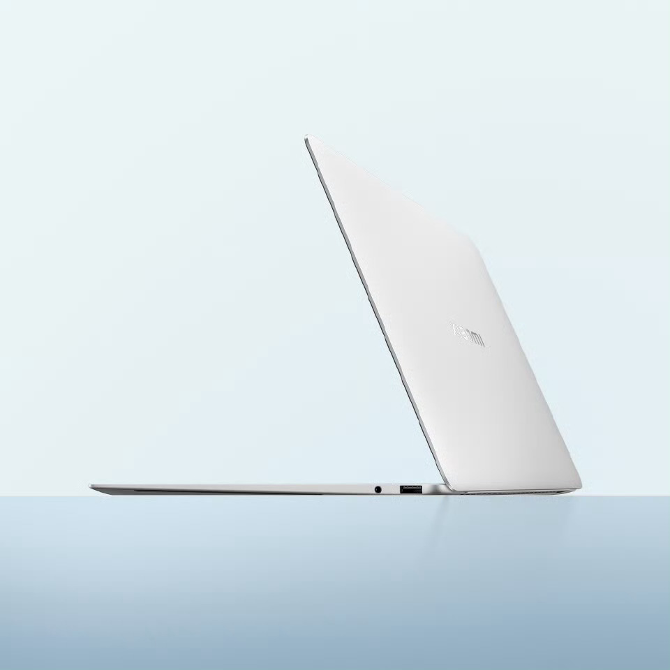 小米笔记本Pro14公斤级超轻薄本来了，时尚、大方好看的同时更是办公族、学生朋友