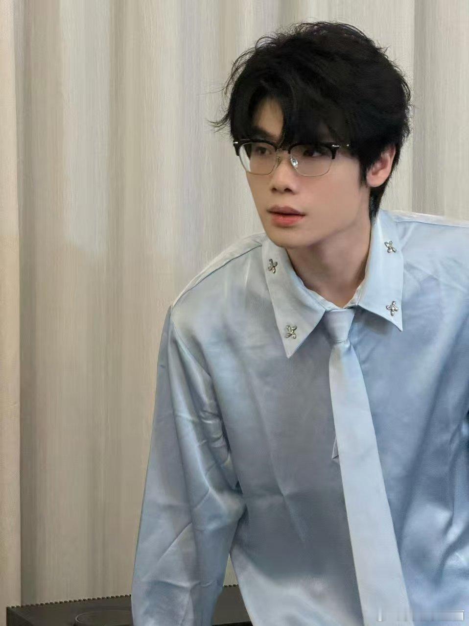 2025年度最受欢迎选手时光见证成长，实力赢得喜爱。投票正式启动，用你的一票致敬