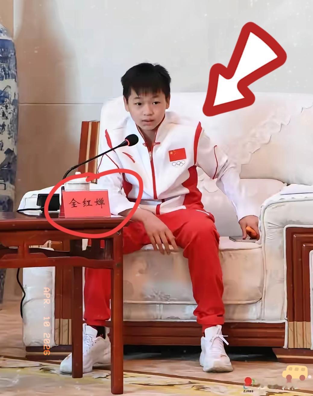 网暴全红婵联盟
这是“世界第一”联盟
为了一个十八九岁的
人畜无害的小姑娘
而建