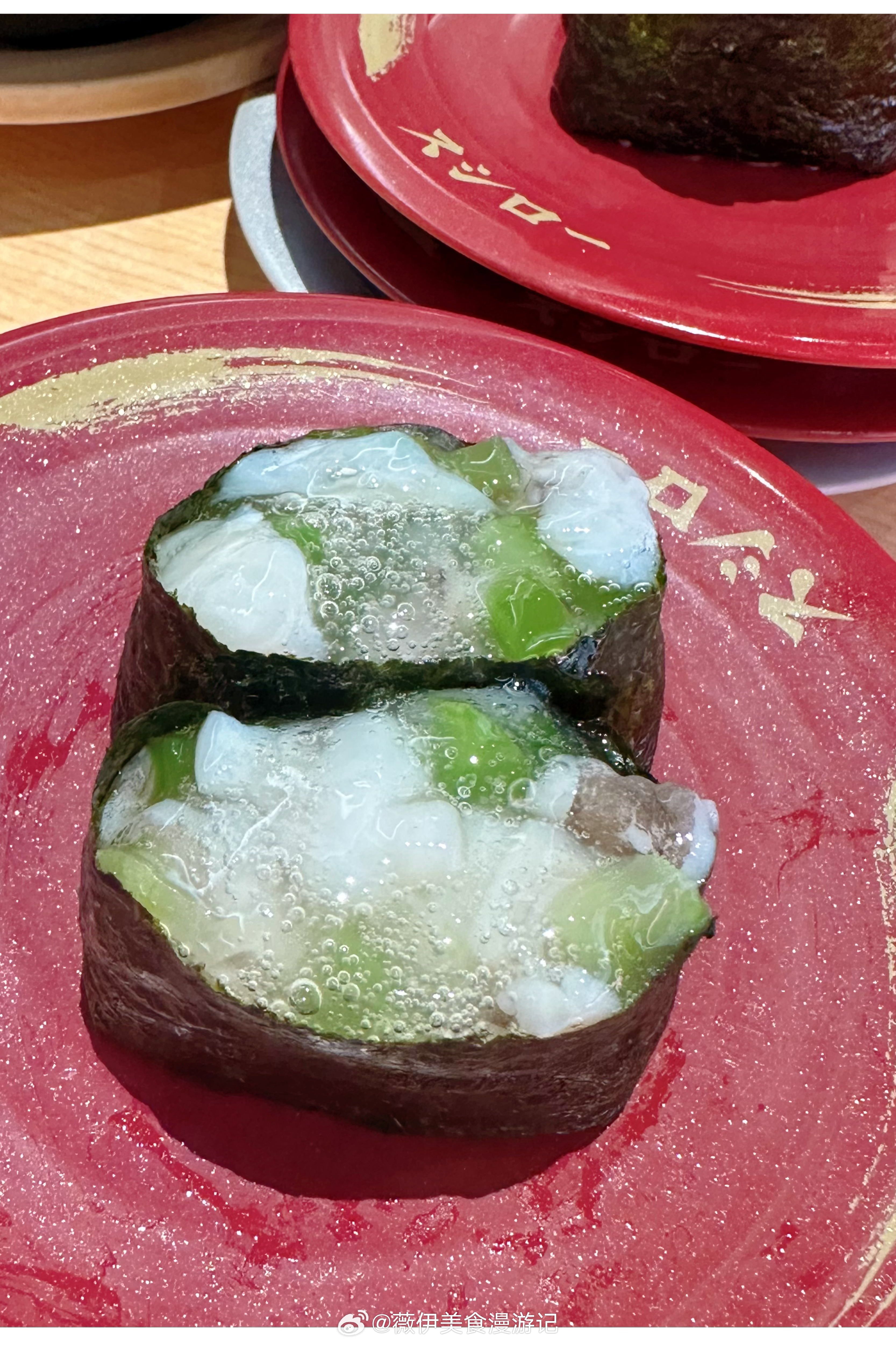 寿司郎下午3点多去竟然还排队，寿司🍣吃几个就好，吃多了胃有点不舒服，这也就是为