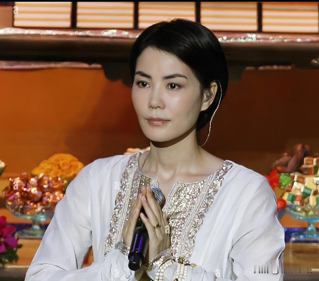 看王菲的状态恍然大悟：女人的松弛感，骗得过护肤品，骗不过过来人

旁人都在羡慕王