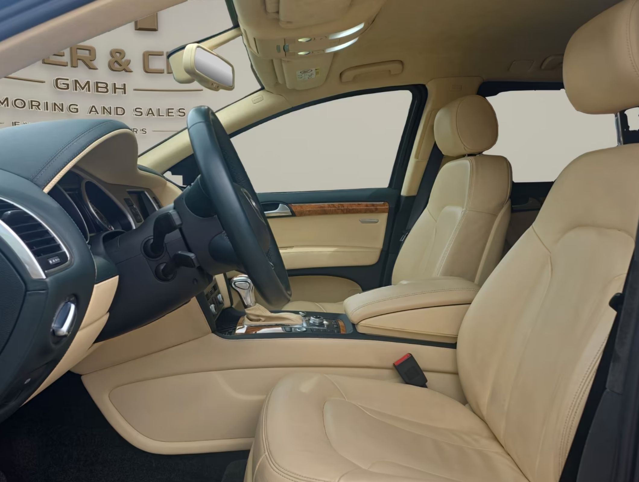 防弹车 Audi Q7防弹车，防弹等级VR6，一般VR6级别的车也就是3吨出头，