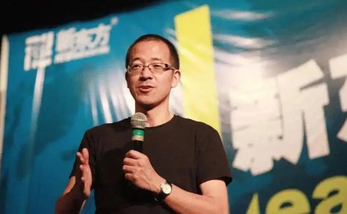 东方甄选又有四位核心主播（明明、天权、中灿、林林）集体离职了，还因此上了热搜，甚