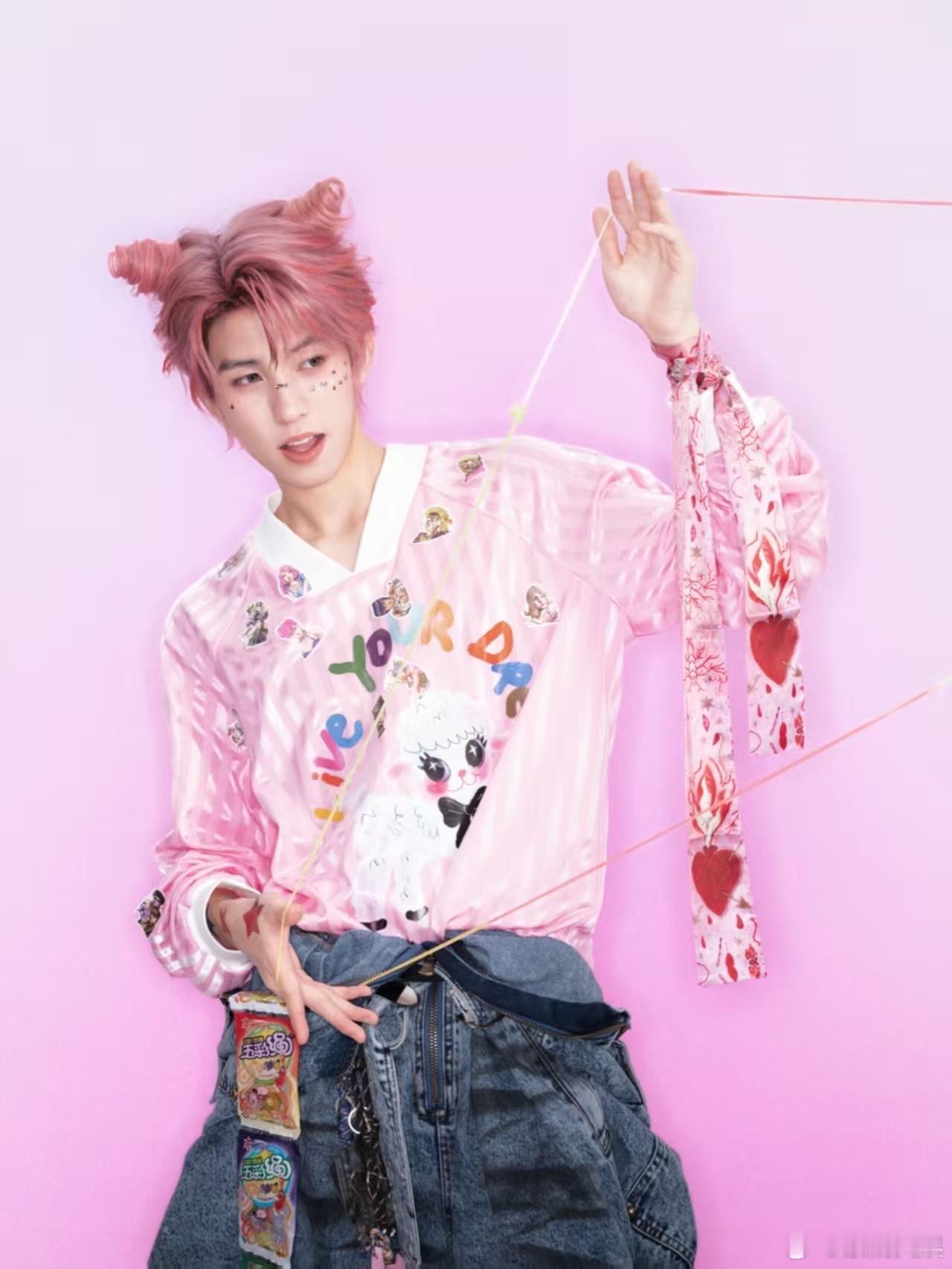 谁说没有选秀就看不到秀人合体林墨何洛洛越剧春晚合体太圈粉！INTO1和R1SE的