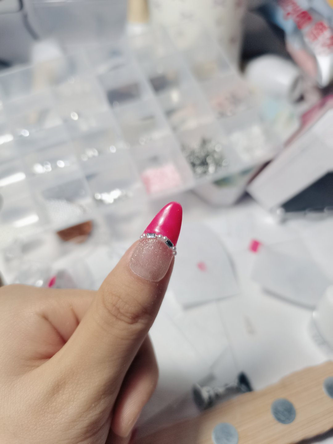 感觉这种色也很韩，然后呢就是我以为那个图没有裸色其实是有打底的💔🖤 