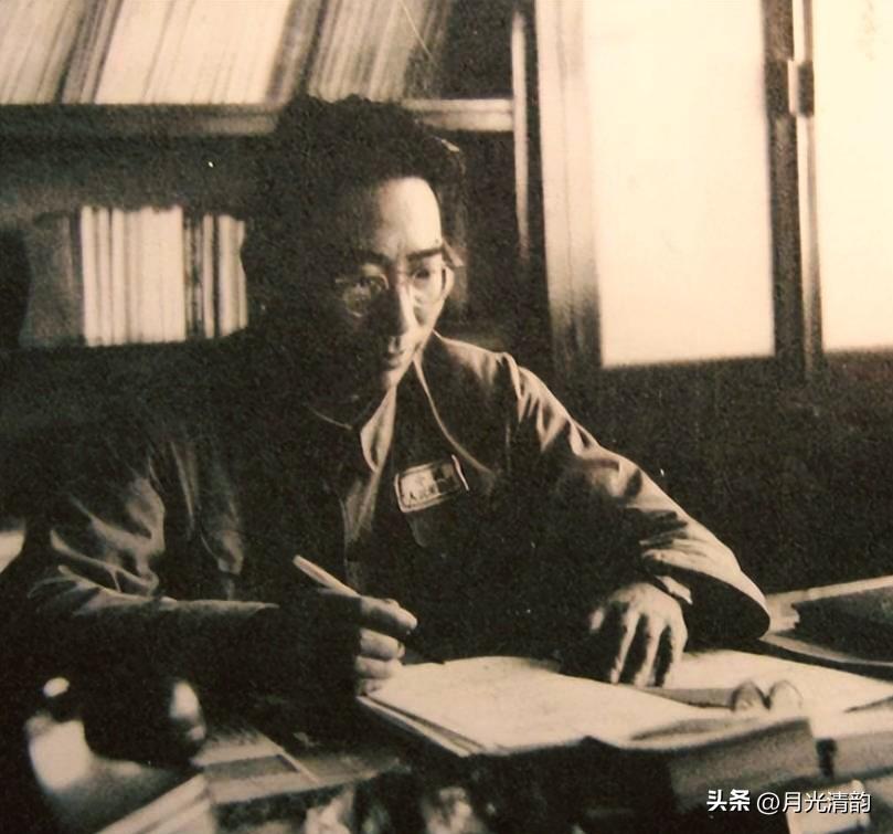 1927年前后，国共合作破裂，大批共产党人面临追捕，黄埔出身的共产党军官，更是重