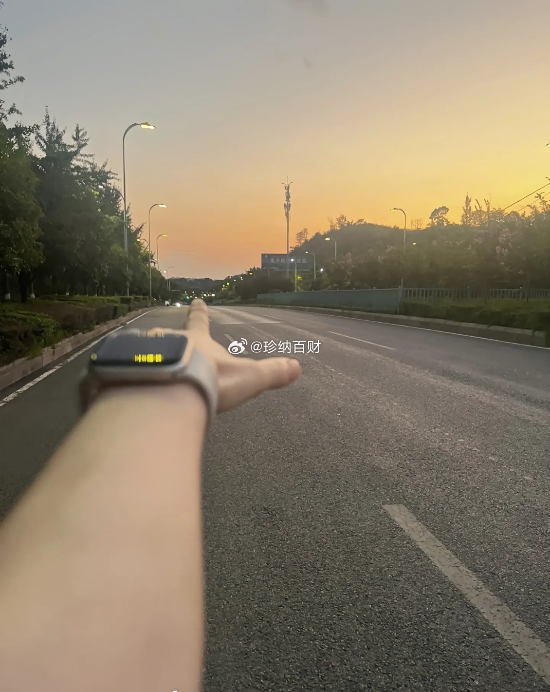 家人们早上好！铁粉点赞集合打卡许久不跑，心率跟不上了一起来运动！晨跑运动打卡坚持