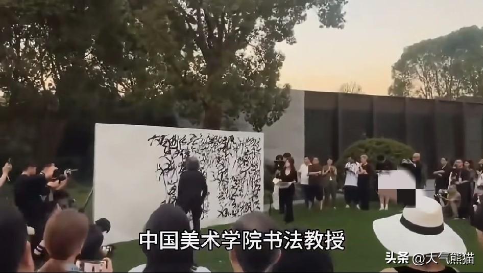 真的该杀一杀这股妖风了！
汤家凤说了大家一直想说的，不知道从什么时候起，书法绘画