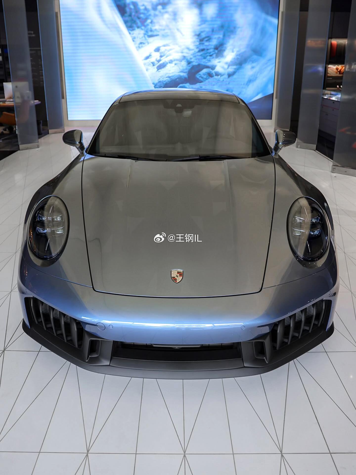 2026 保时捷911 Carrera 4 GTS ，3.6T 485马力，电动