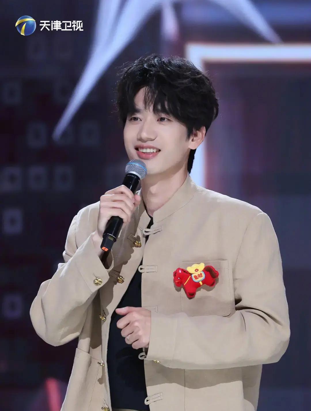 大年初一晚上7点半，天津卫视要放大招了！《2026天津相声春晚》直接开演，郭德纲