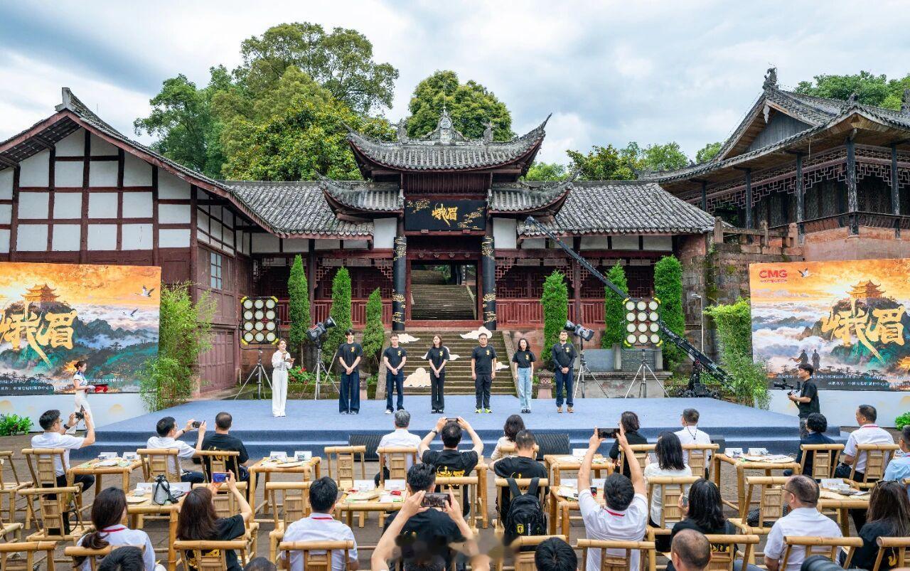 优酷古装剧《峨眉》5月底峨眉山开机主演：吴俊霆、章时安、刘琳客串：张凌赫、杨超越