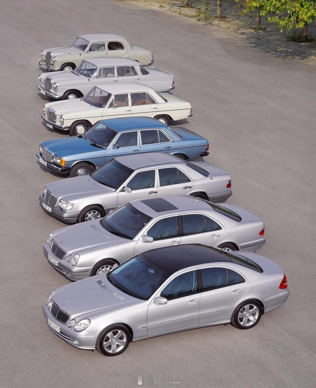 德系车大v聊车汽车美图 奔驰E级家庭聚会。 