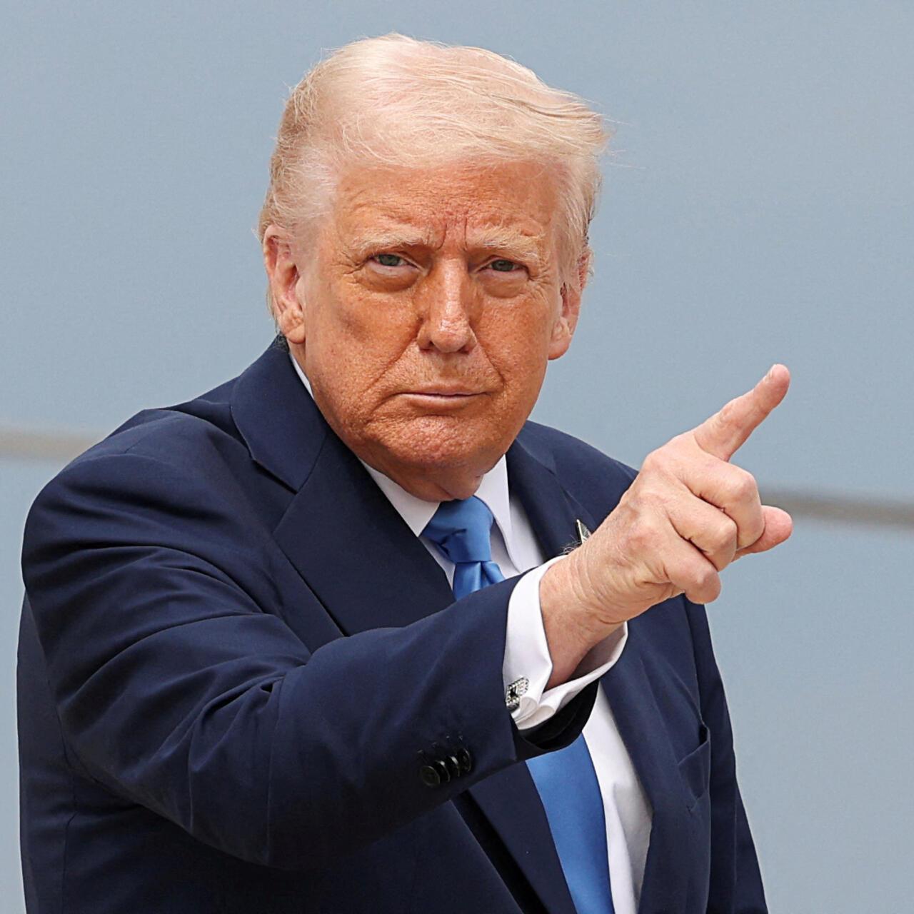 日前，特朗普回应记者采访时称委内瑞拉总统马杜罗：“His days are nu