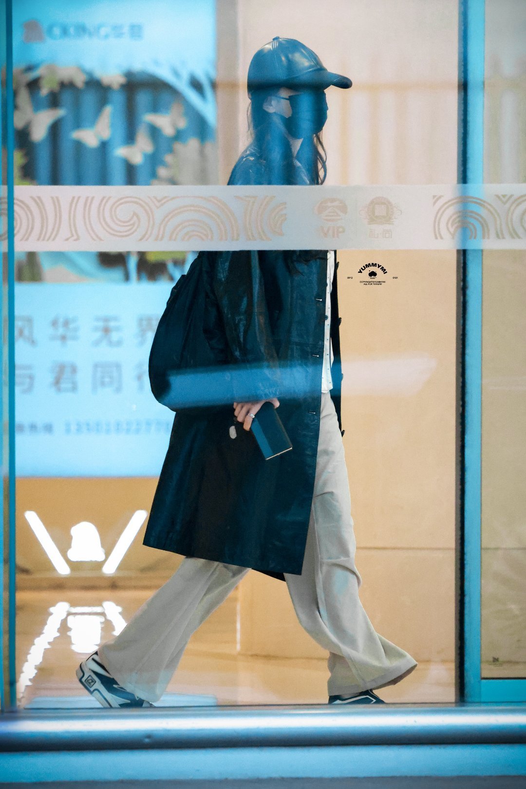 杨幂怎么把关雪的皮大衣拿过来了[柯基] ​​​