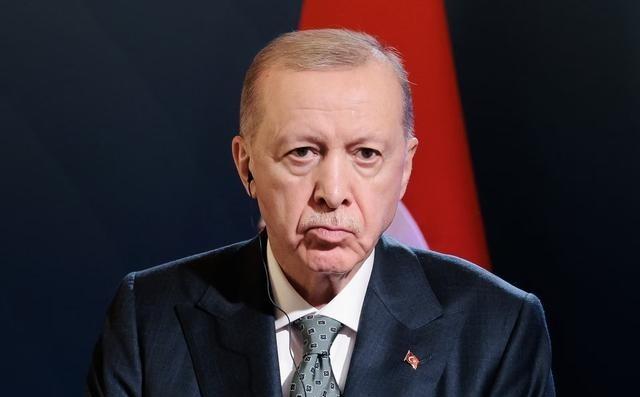 土耳其已向美国、伊拉克和库尔德武装发出严厉警告：如果库尔德组织胆敢参与针对伊朗的