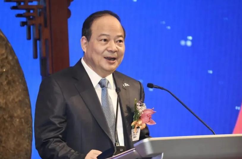 最近翻看上市公司名单，有个现象挺让人琢磨。

紫金矿业市值一度冲到近万亿，宁德时