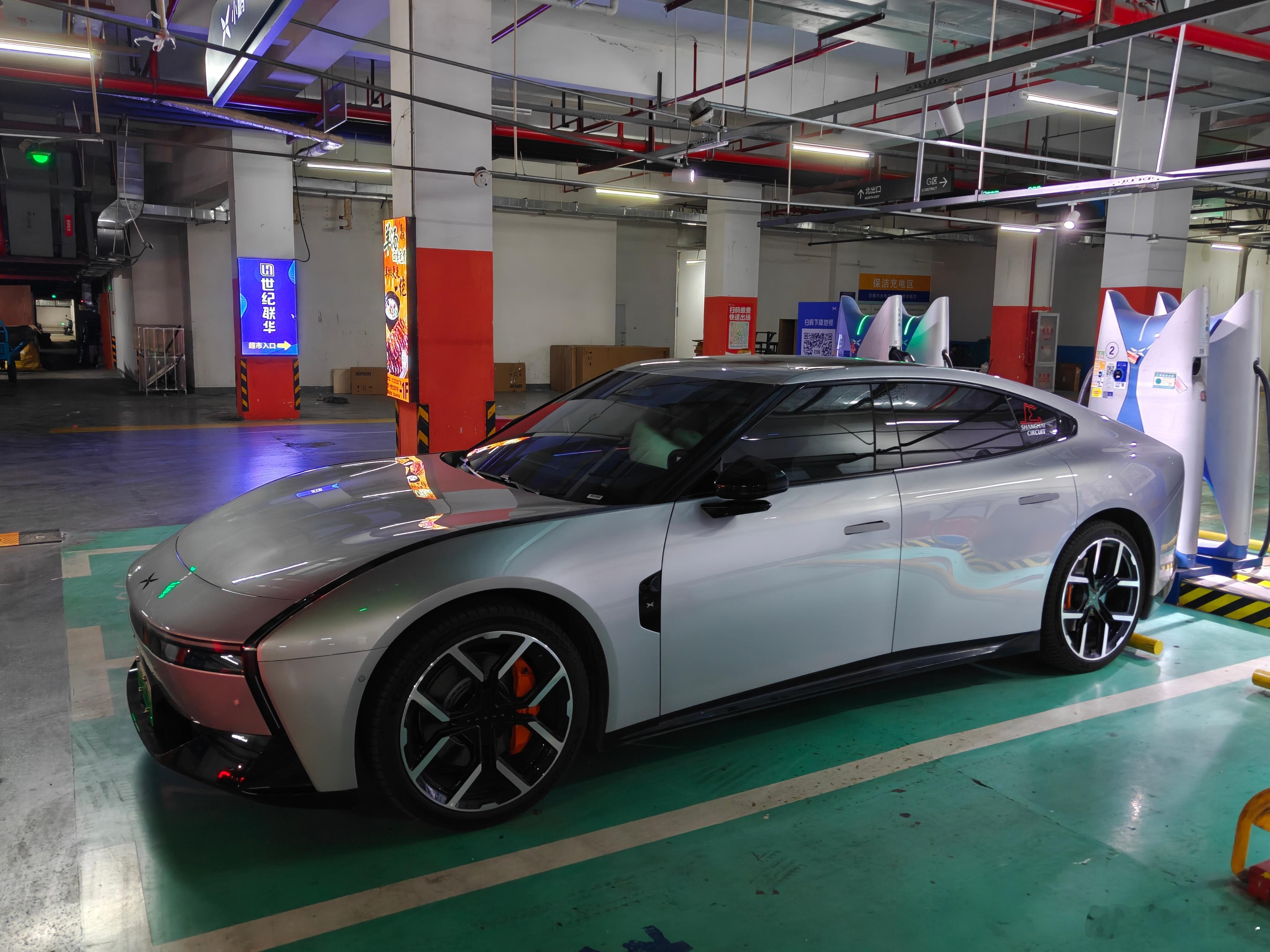 其实我702 21寸轮毂的全新小鹏P7杭州上海不充电来回跑也是可以的。（差不多能