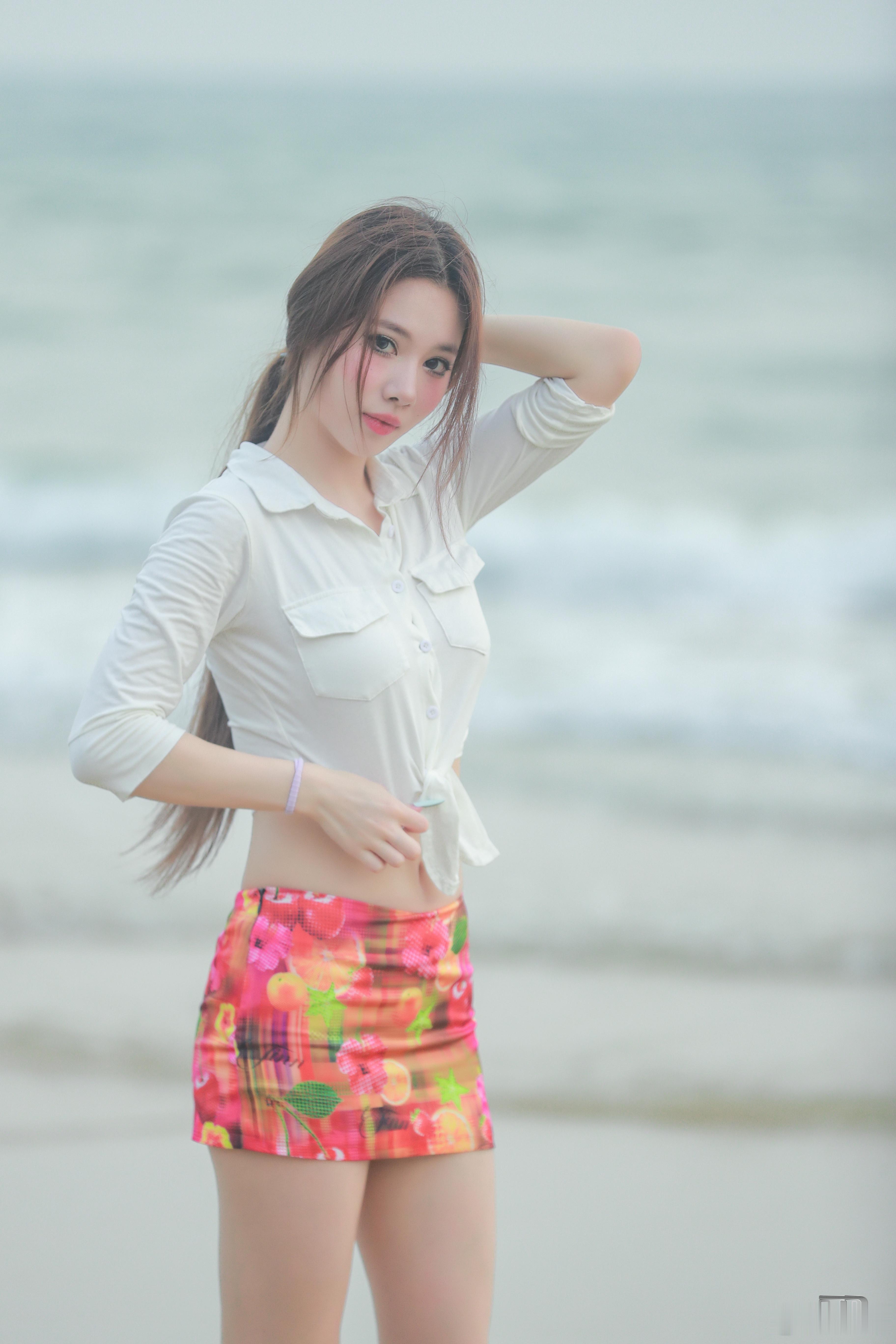 车模 街拍 摄影 时尚摄影 时尚街拍 模特 美女三亚约拍网红 劳动快乐