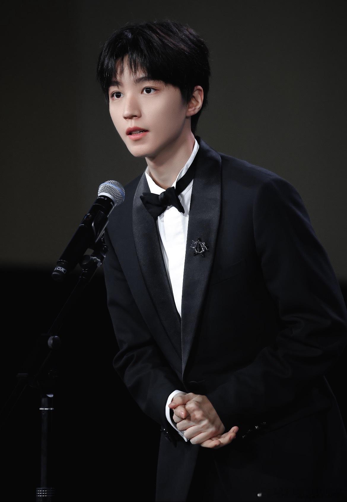 TFBOYS怎么都变回小时候了虽然看起来是个很幽默的rs 但谁懂团 粉看到的心情