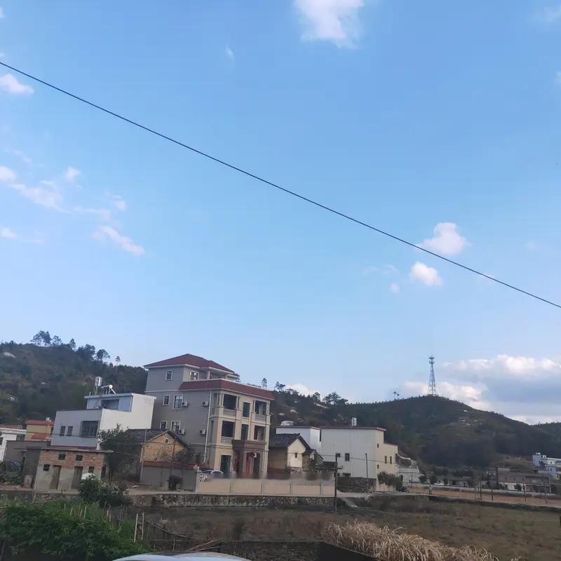 要说走开的家乡话太有意思了。我老家那边如果让人走远点会说“去去”，如果自己座位被