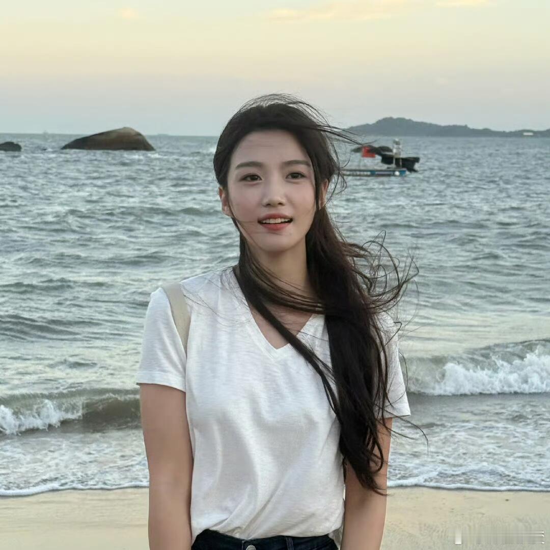 卢昱晓  WeChat头像( ˝ᗢ̈˝ )噜噜晓该换头像啦卢昱晓｜ 