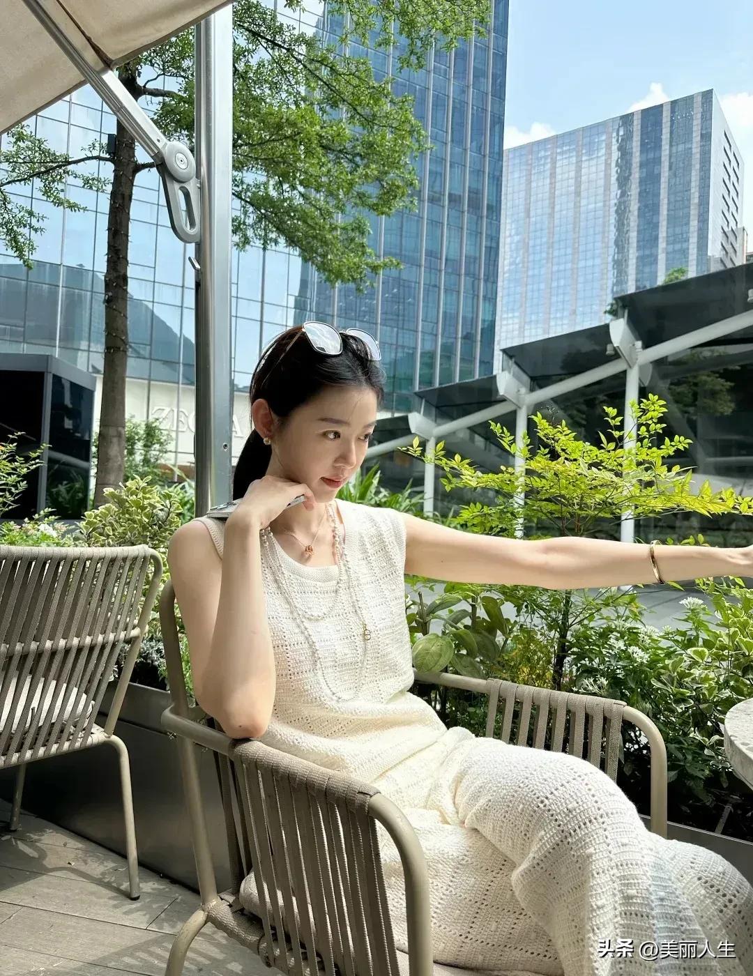 古隆中，刘备带关羽、张飞三顾茅庐请诸葛亮出出山辅佐，成就一代君臣佳话