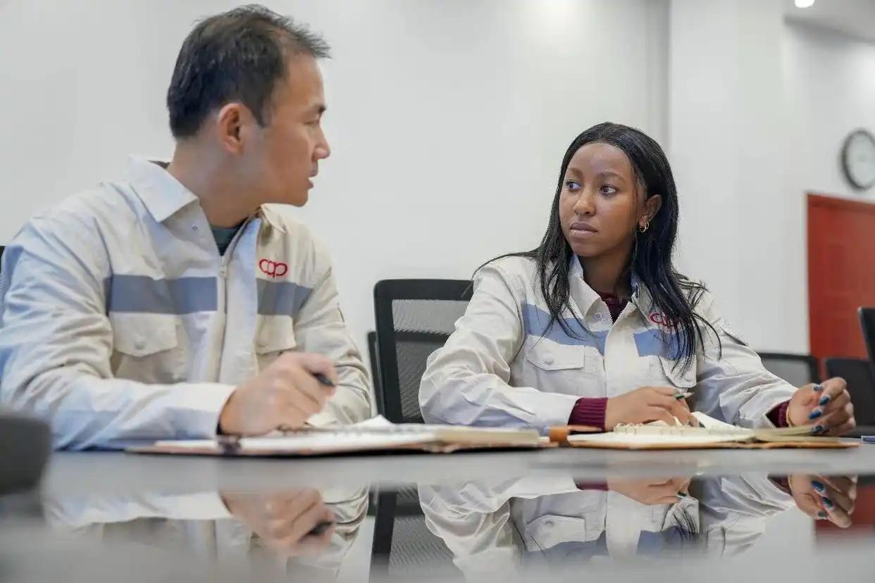 辞退老挝员工是否该给多次机会，这得从多方面看。不同国家在辞退员工和补偿上差异很大