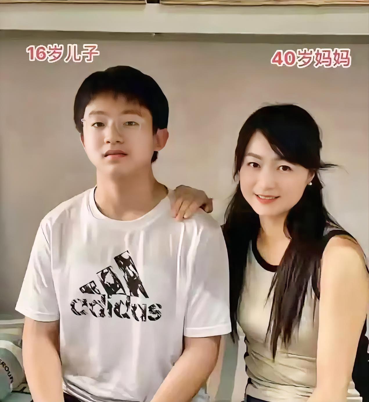 16岁的儿子，40岁的妈妈，真的让全宿舍的人都羡慕！ ​​​
