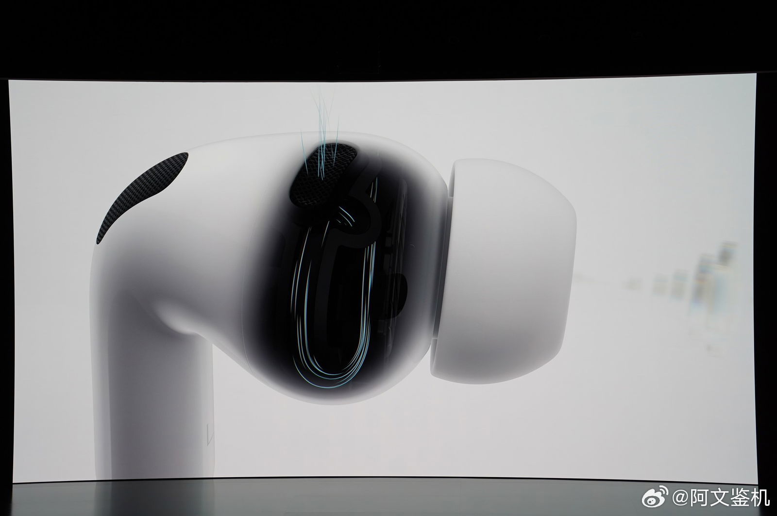 先别急，今天苹果发布会的开胃菜是AirPods 3 Pro。总结就是更强的IP5