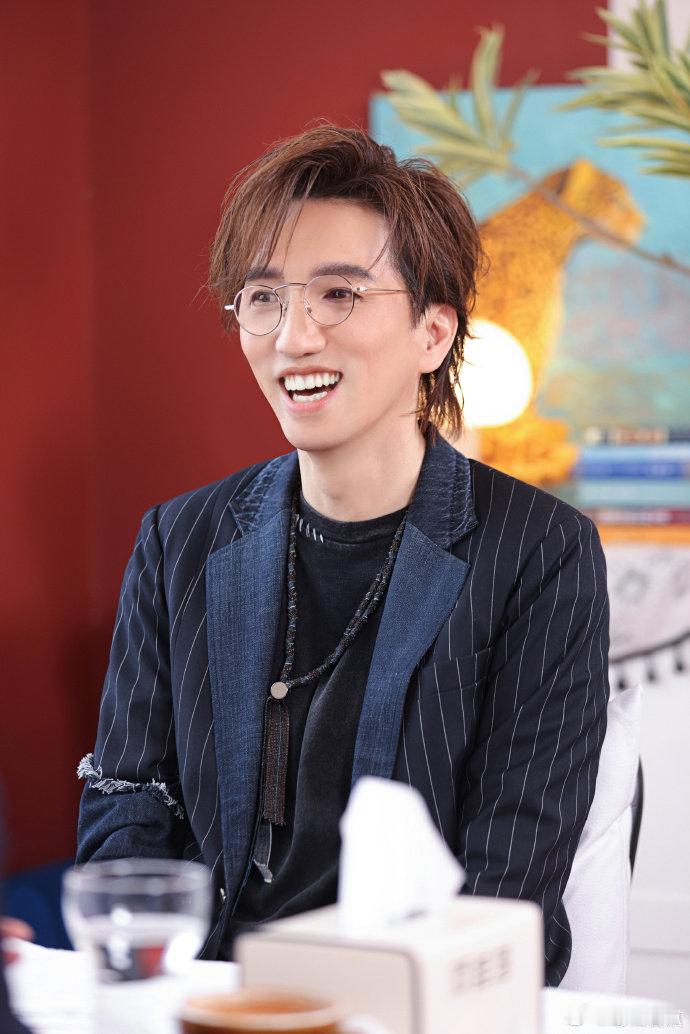 林志炫[超话]林志炫是歌手留下最多单曲的人林老师这是把舞台当录音棚了吧？23 首